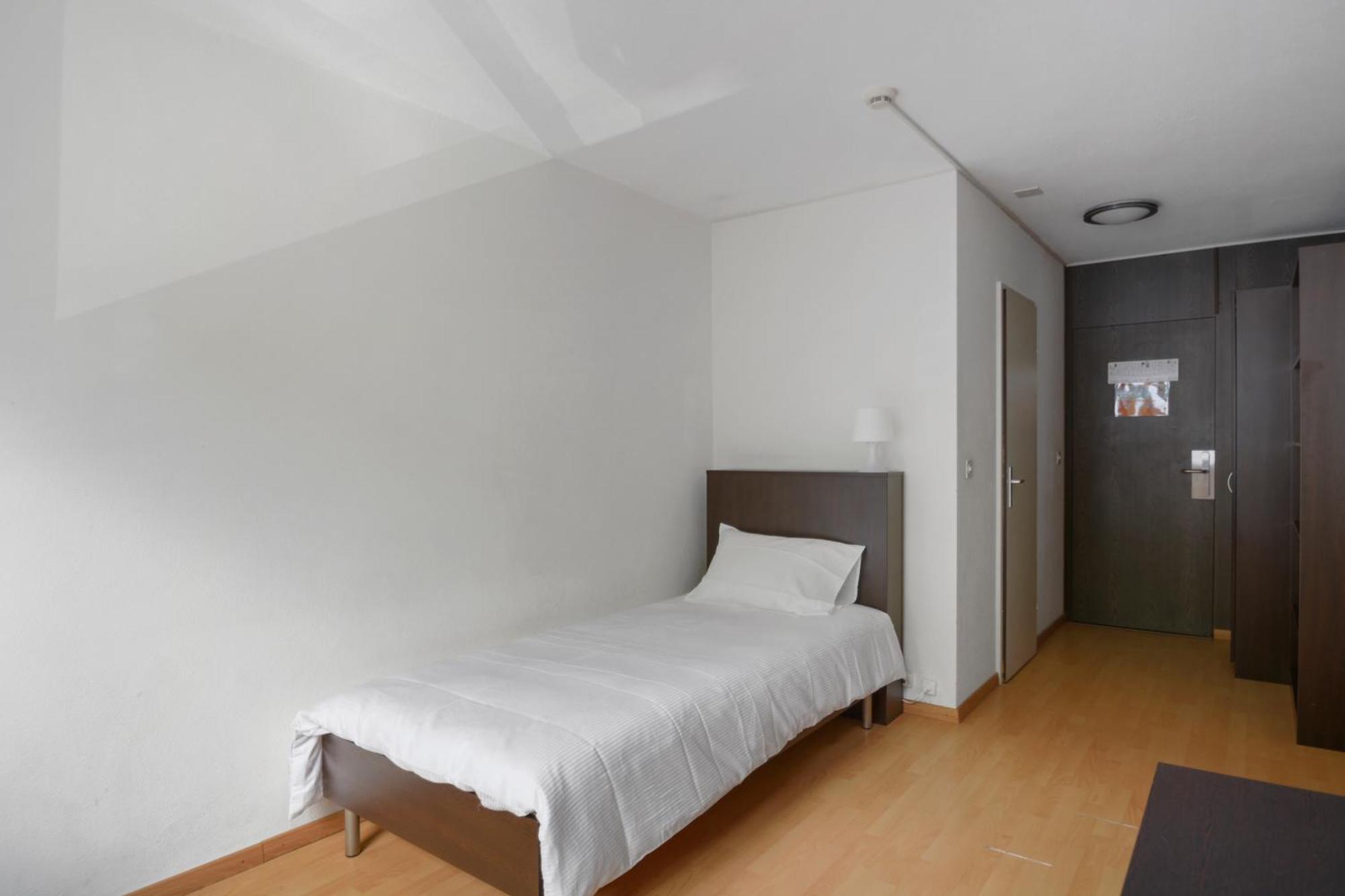 Neuchatel City Hotel Room photo