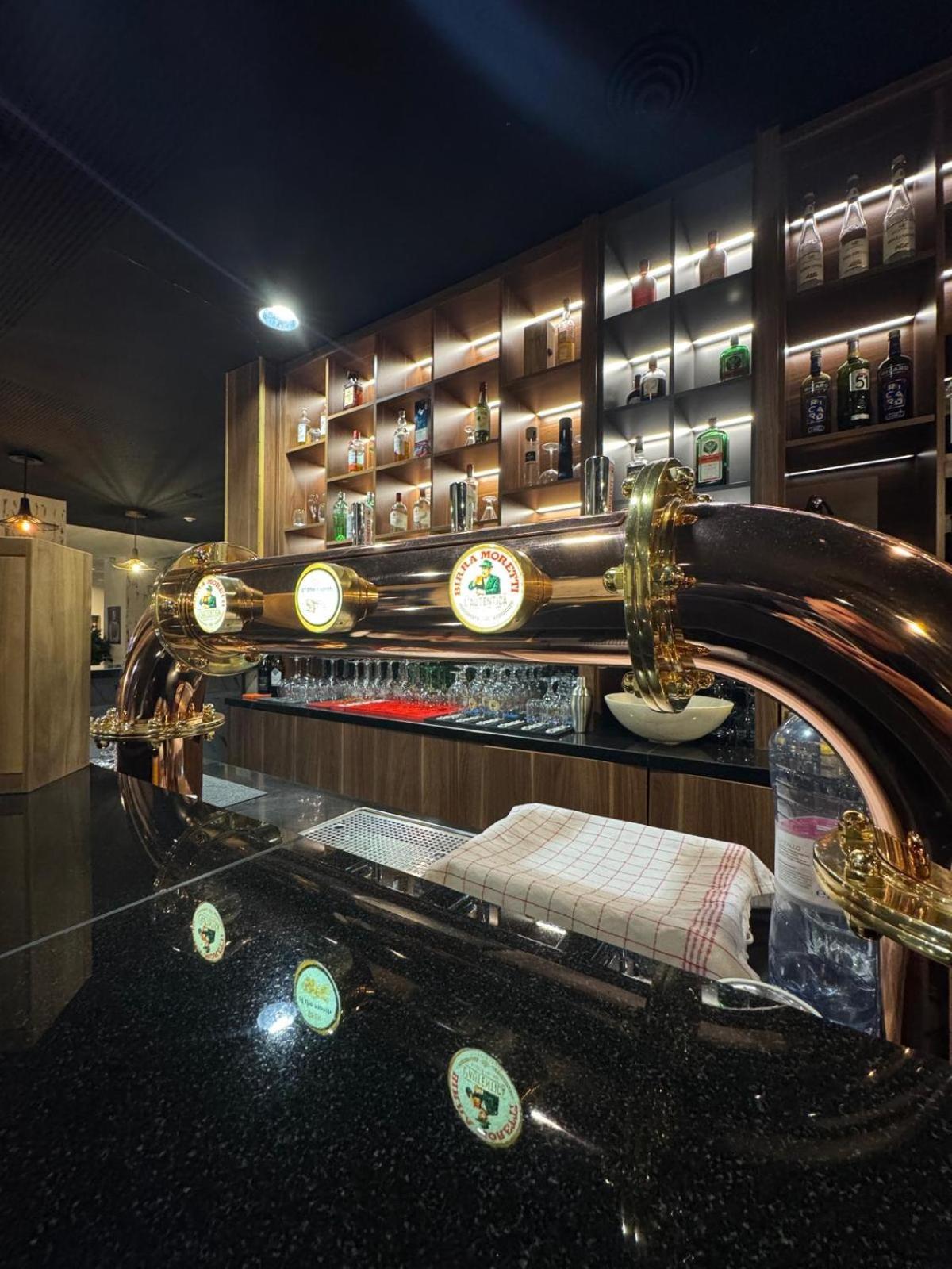 Neuchatel City Hotel Exterior photo